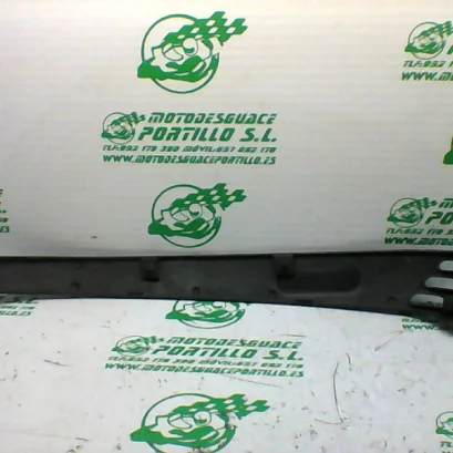 Foto de Embellecedor de carcasa trasera derecha Vespa Lx50 4T referencia 63-20-31129