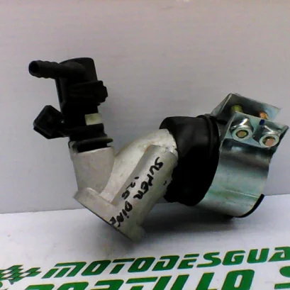 Foto de Tubo de admisión con inyector Kymco Super Dink 125 referencia 52-19-17789