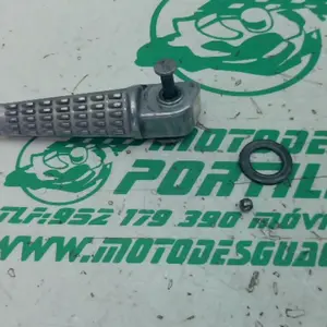 Foto de Reposapies trasero izquierdo Kawasaki Z 900 referencia 6-24-47519 foto 2