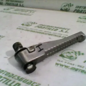 Foto de Reposapies trasero Peugeot Trekker 50 referencia 182-18-34270 foto 10