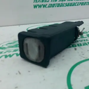 Foto de Reposapies trasero derecho Honda PS 125 referencia 106-24-47771 foto 14