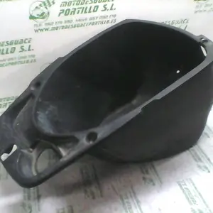 Foto de Porta-casco Daelim ns III125 referencia 122-18-15109 foto 3
