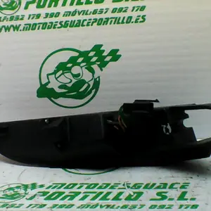 Foto de Intermitente trasero izquierdo Peugeot Satelis 125 referencia 240-19-36101 foto 10