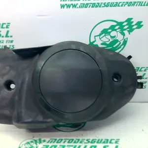 Foto de Embellecedor de tapa cárter Yamaha Xenter 125 referencia 446-22-40783 foto 2