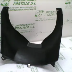 Foto de Carcasa bajo asiento Piaggio ZIP H2O 2T 3 50 referencia 35-18-12861 foto 2