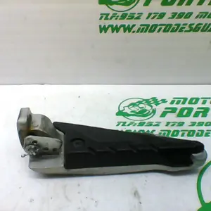 Foto de Reposapies trasero derecho Honda SH MODE referencia 413-21-32616 foto 5