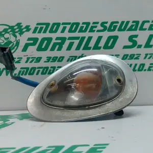 Foto de Intermitente delantero izquierdo Kymco Yup 50 referencia 243-20-35140 foto 4