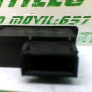Foto de Interruptor de claxon Kymco Scout 50 referencia 196-18-23708 foto 2