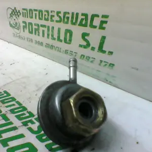 Foto de Grifo gasolina Peugeot tweet 125 referencia 10-22-32807 foto 11