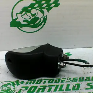 Foto de Intermitente trasero derecho Yamaha Xenter 125 referencia 446-22-40715 foto 2