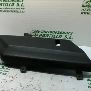 Foto de Carcasa lateral trasera derecha Yamaha XMAX 250 referencia 307-22-37444 foto 12