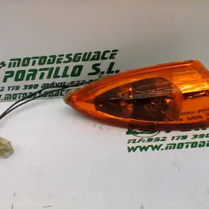 Foto de Intermitente trasero izquierdo Piaggio Fly 50 4T referencia 151-22-36027 foto 1