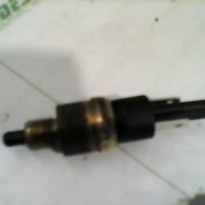 Foto de Sensor de freno delantero Yamaha Majesty 125 referencia 215-18-15835