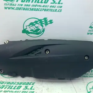 Foto de Embellecedor de tapa cárter Kymco PEOPLE S 125 referencia 369-23-46705 foto 5