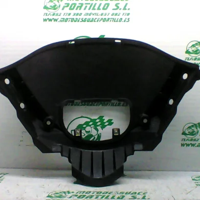 Foto de Carcasa trasera de cúpula Kymco super dink 300 i referencia 113-23-43387