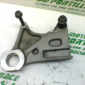 Foto de Soporte de pinza freno trasera Yamaha FZ1-N referencia 177-19-21738
