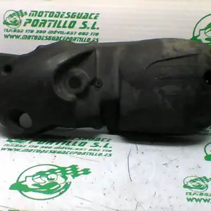 Foto de Embellecedor de tapa cárter Yamaha Cygnus flame 125 referencia 271-20-30372 foto 3