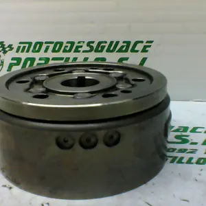 Foto de Plato magnetico Yamaha XMAX 250 referencia 112-23-45211 foto 14