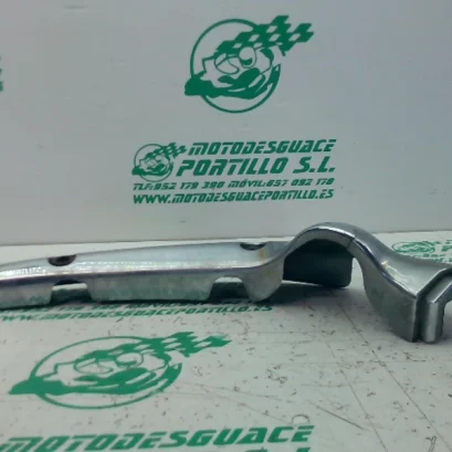 Foto de Embellecedor trasero Suzuki Intruder 250 referencia 391-23-46920