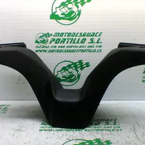 Foto de Embellecedor del manillar Kymco super dink 300 i referencia 113-23-43386 foto 4