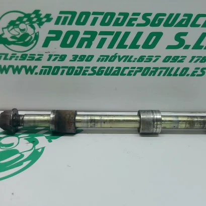 Foto de Eje de rueda trasera Yamaha YBR 125 referencia 124-22-35451