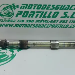 Foto de Eje de rueda trasera Yamaha YBR 125 referencia 124-22-35451