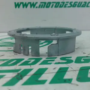 Foto de Embellecedor de tapa depósito de gasolina Kymco PEOPLE S 125 referencia 369-23-46803