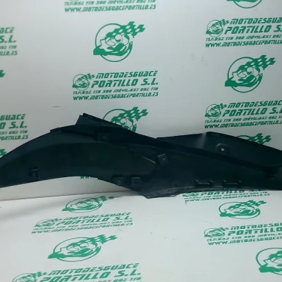 Foto de Carcasa lateral trasera derecha Yamaha TRICITY 125I referencia 307-21-35542
