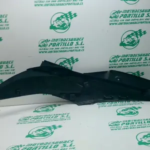 Foto de Carcasa lateral trasera derecha Yamaha TRICITY 125I referencia 307-21-35542