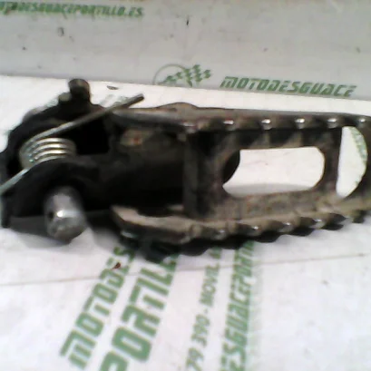 Foto de Reposapies delantero izquierdo Suzuki RMX 50 referencia 275-21-41038