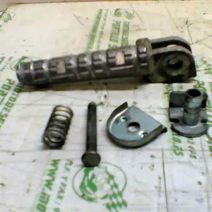 Foto de Reposapies trasero derecho Hyosung GT 250 I COMET referencia 197-18-16257 foto 2