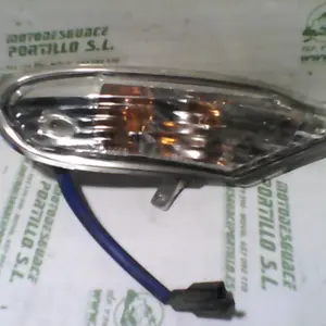 Foto de Intermitente trasero izquierdo Kymco Grand dink 125 referencia 166-20-36171 foto 11
