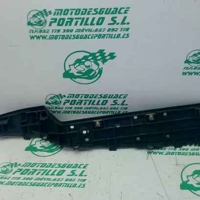 Foto de Suelo derecho Kymco super dink 300 i referencia 367-19-43541