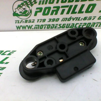 Foto de Cerradura del asiento Suzuki V Strom 650 referencia 144-19-21141