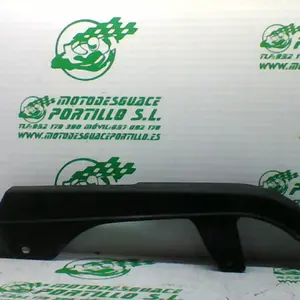 Foto de Cubre cadena Suzuki Intruder 250 referencia 391-23-46928 foto 2