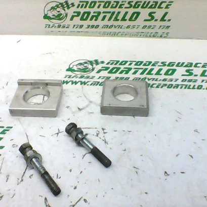 Foto de Tensores de rueda trasera Yamaha FZ1-N referencia 177-19-21743
