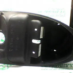 Foto de Porta-casco Peugeot TWEET 125 15-18 referencia 77-20-26945 foto 3