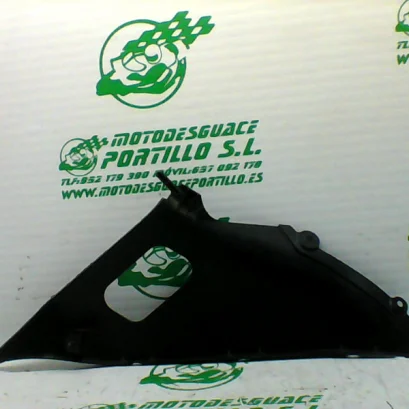 Foto de Carcasa lateral derecha Suzuki Gsr 600 referencia 38-20-36191
