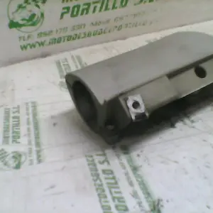 Foto de Embellecedor de horquilla izquierda Aprilia Sport city 250 inyeccion 09-10 referencia 161-18-14917 foto 3