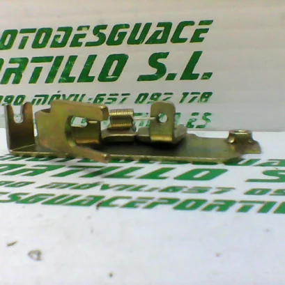 Foto de Cerradura del asiento Peugeot tweet 125 referencia 419-22-40521
