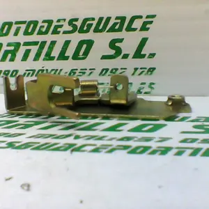 Foto de Cerradura del asiento Peugeot tweet 125 referencia 419-22-40521