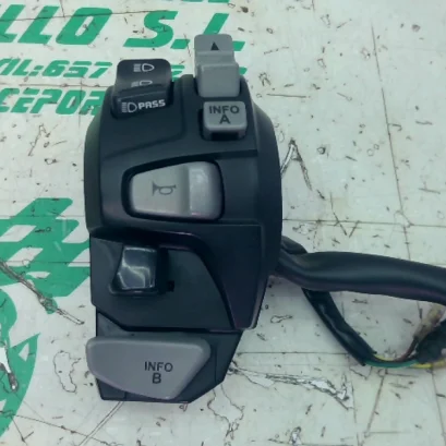 Foto de Piña izquierda Honda FORZA 125 referencia 396-25-49011