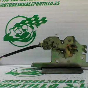 Foto de Cerradura del asiento Kymco super dink 300 i referencia 113-23-43419 foto 2