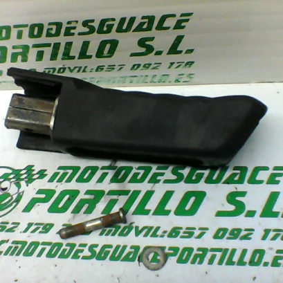 Foto de Reposapies trasero derecho Honda S-wing 125 referencia 241-19-22756
