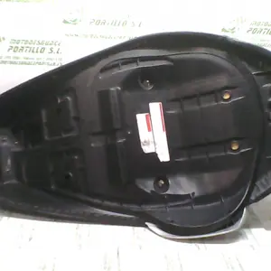 Foto de Asiento Suzuki Burgman 125 referencia 126-17-11500 foto 11