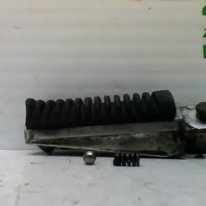 Foto de Reposapies trasero derecho Yamaha XMAX 250 referencia 431-21-32478 foto 3