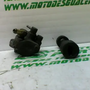 Foto de Bomba de aceite Suzuki Katana 50 referencia 320-23-45230 foto 15
