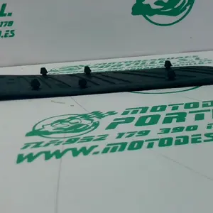 Foto de Alfombrilla izquierda Piaggio X8 125 referencia 295-20-37713 foto 6