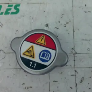 Foto de Tapon del radiador Honda PS 125 referencia 106-24-47661 foto 13