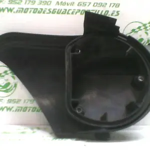 Foto de Embellecedor de tapa cárter Yamaha Majesty 125 referencia 126-18-13965 foto 3